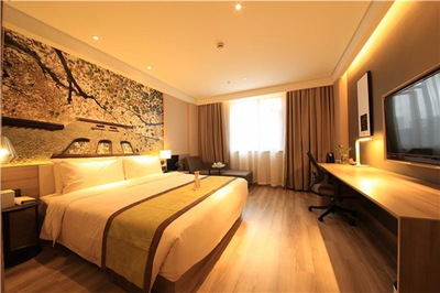 东呈酒店 卓越服务引领现代酒店管理新篇章